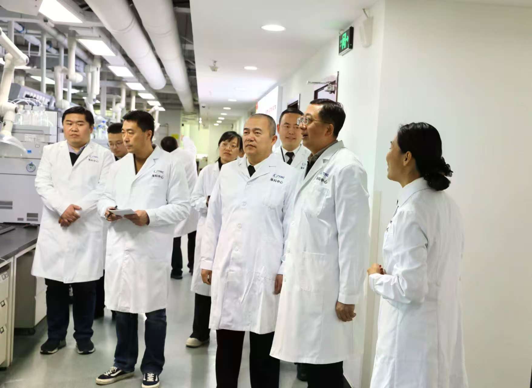 石家莊海關(guān)副關(guān)長(zhǎng)石金峰一行到?？浦行慕涣? /> <p>石家莊海關(guān)副關(guān)長(zhǎng)石金峰一行到?？浦行慕涣?/p> </a> </li>
  <li id=