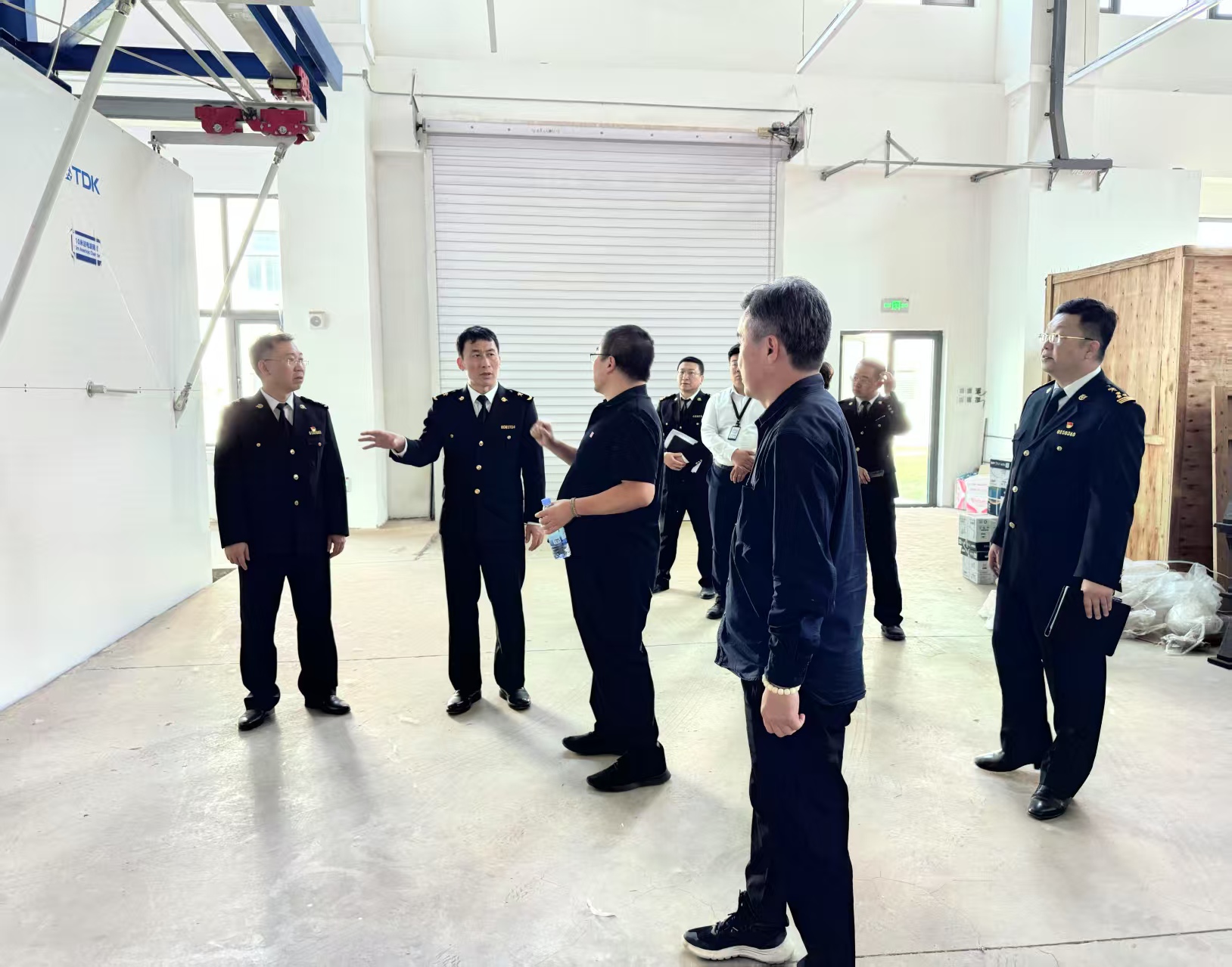 海科中心主任李政良帶隊赴大興國際機場海關(guān)技術(shù)實驗樓調(diào)研